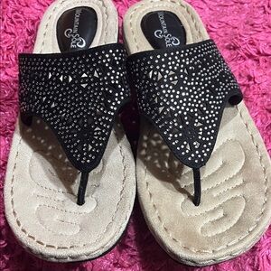 MOUNTAIN SOLE - Black Jeweled Thong Sandals (SZ.9)